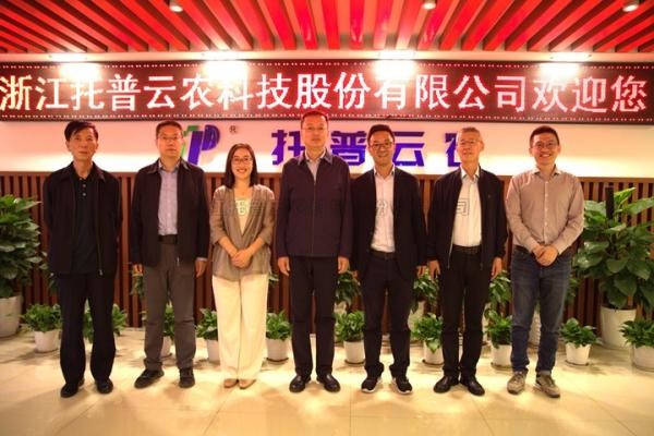 内蒙古自治区农牧业技术推广中心主任胡有林一行赴芭乐视频APP下载IOS下载网站考察调研