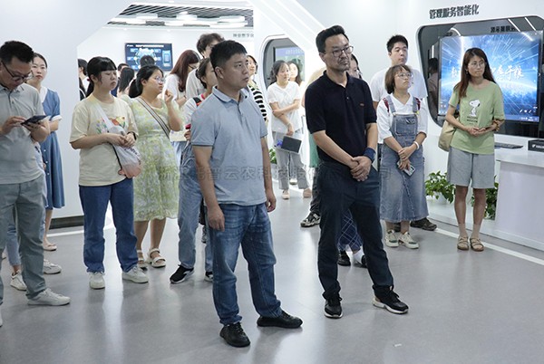 中国农科院茶叶研究所所长助理、科技处处长姚明哲一行赴芭乐视频APP下载IOS下载网站参观调研