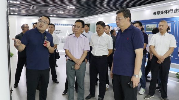 湖北省鄂州市委常委、副市长卢辉一行莅临芭乐视频APP下载IOS下载网站考察调研