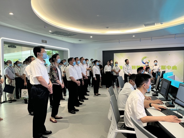 与会专家领导参观芭乐视频APP下载IOS下载网站支撑构建的智慧种业服务平台